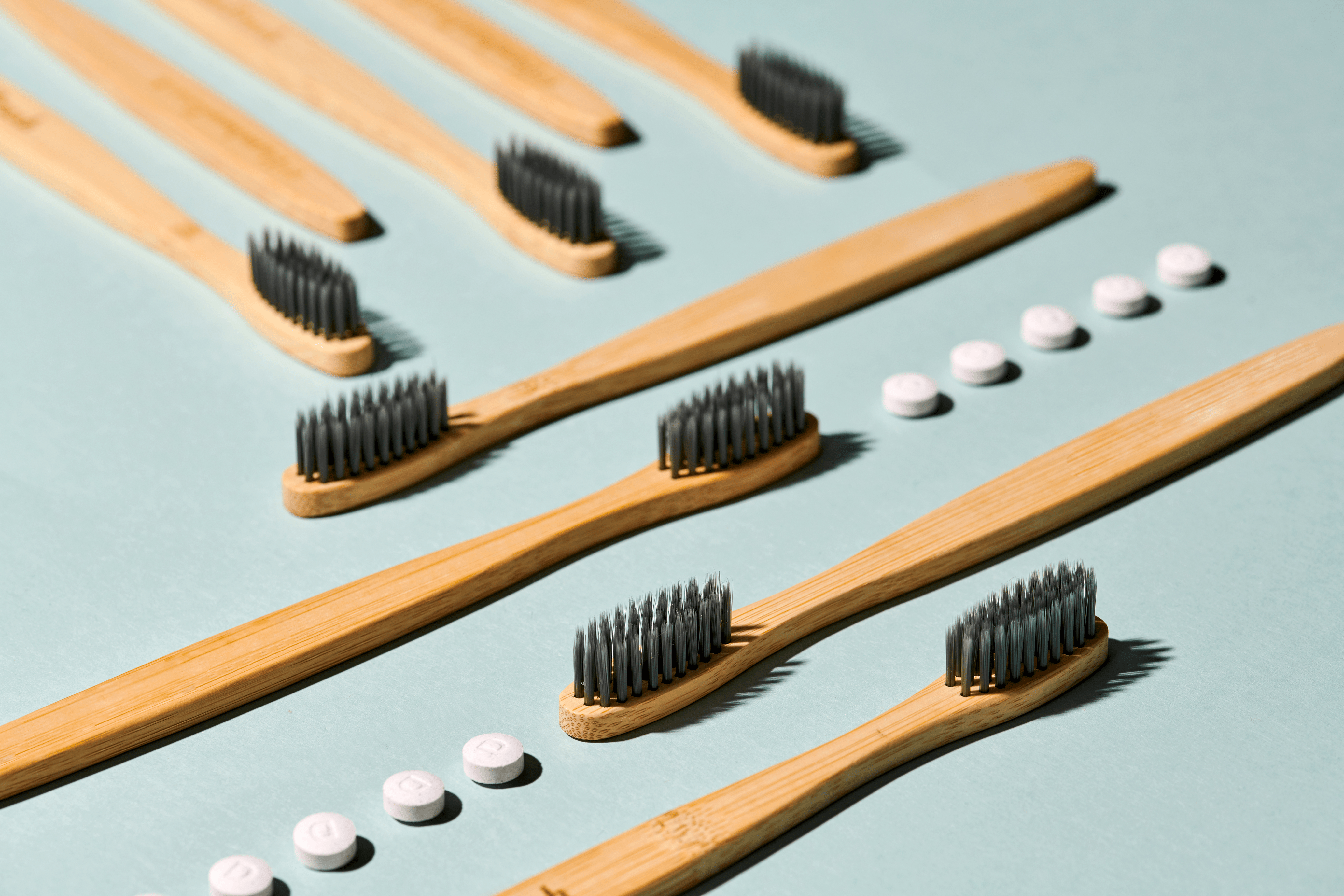 Zähneputzen mit Zahnputztabletten